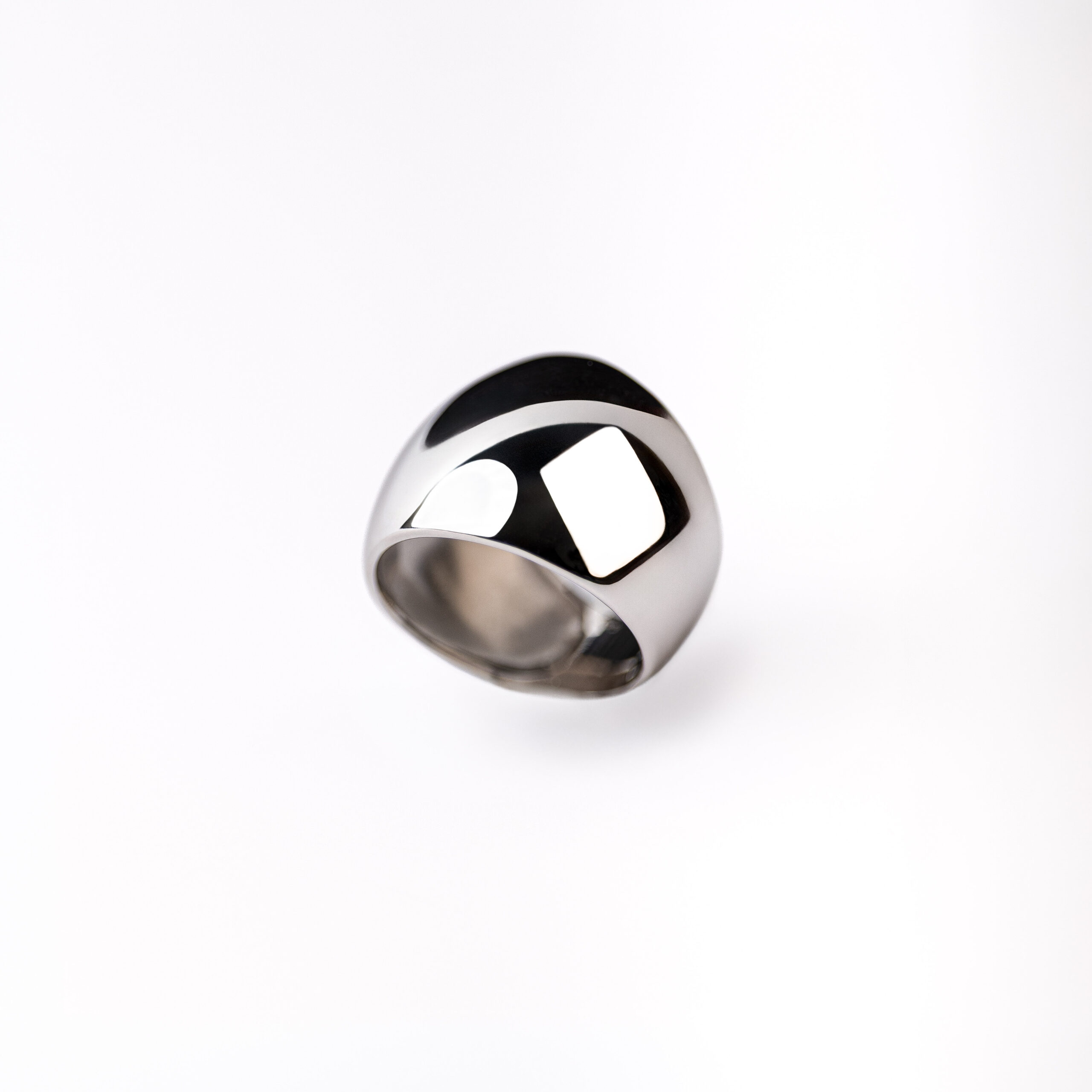 Grosse skulpturale Statement-Ring Xera aus Sterlingsilber 925 von Isadora Boutique.