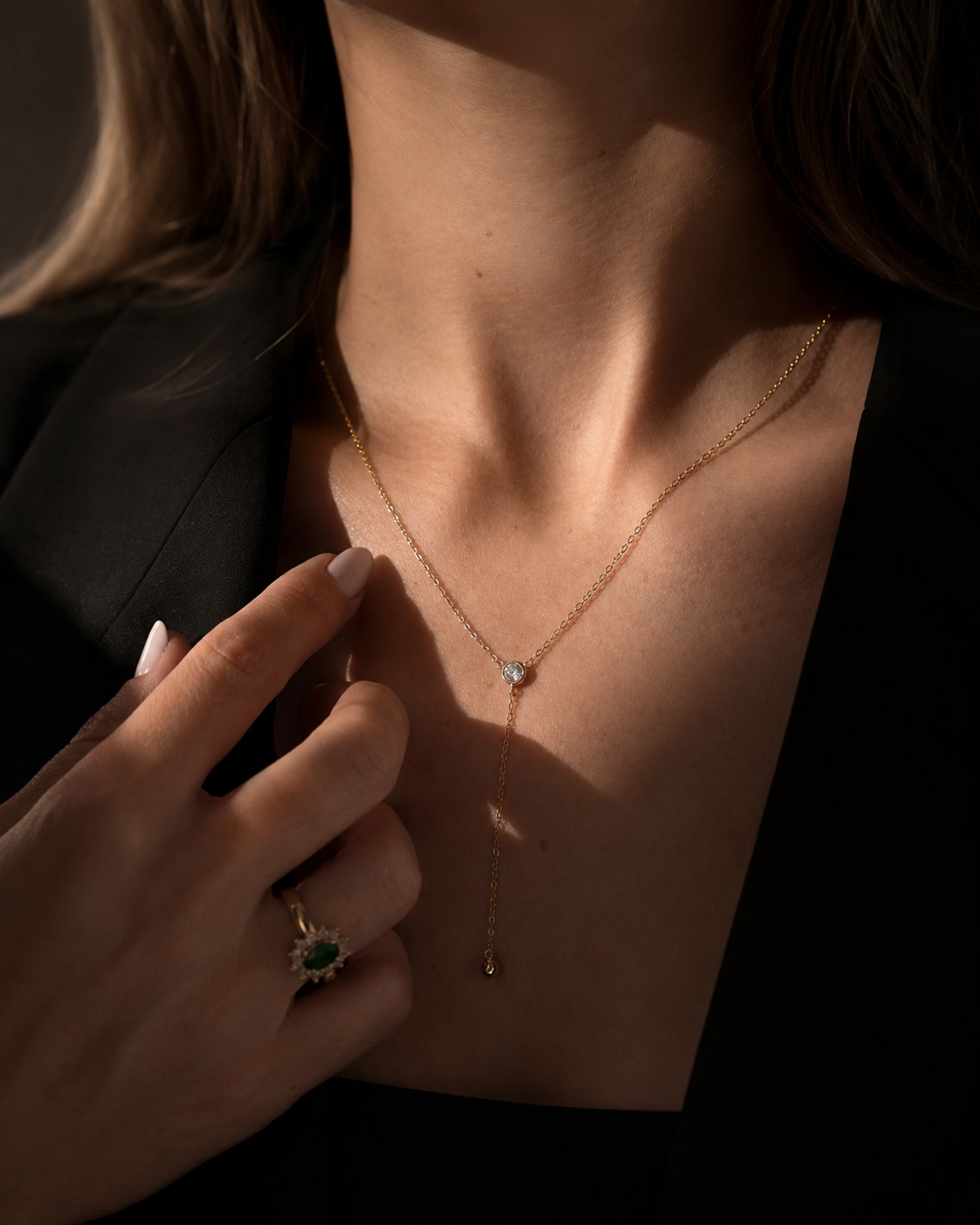 Collier VELYX en argent sterling 925 doré 18 carats avec zircone blanche suspendue.